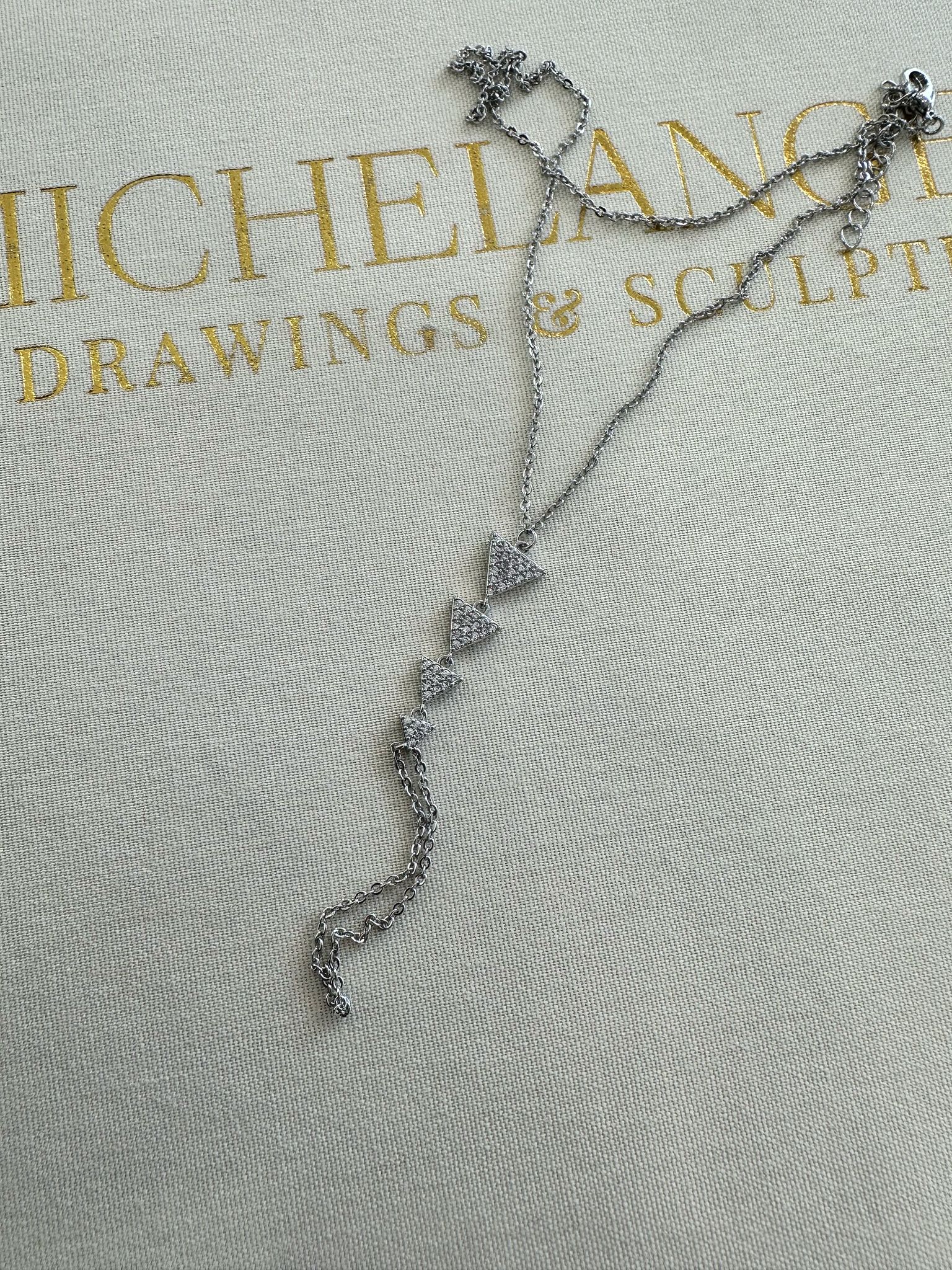 ÜÇGEN DETAYLI ŞAHMERAN