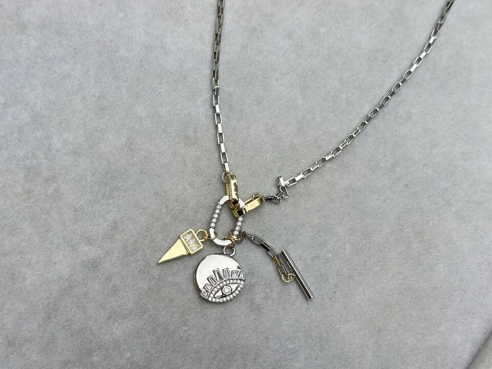 SALLANTI DETAYLI UZUN KOLYE