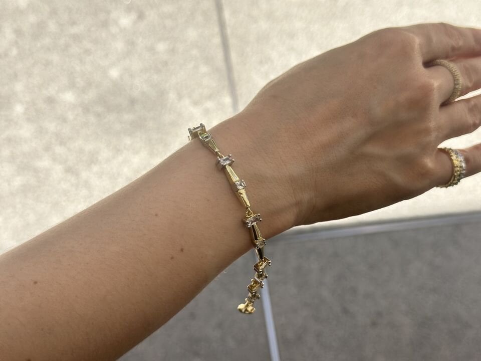 BAGU TAŞ DETAYLI BİLEKLİK