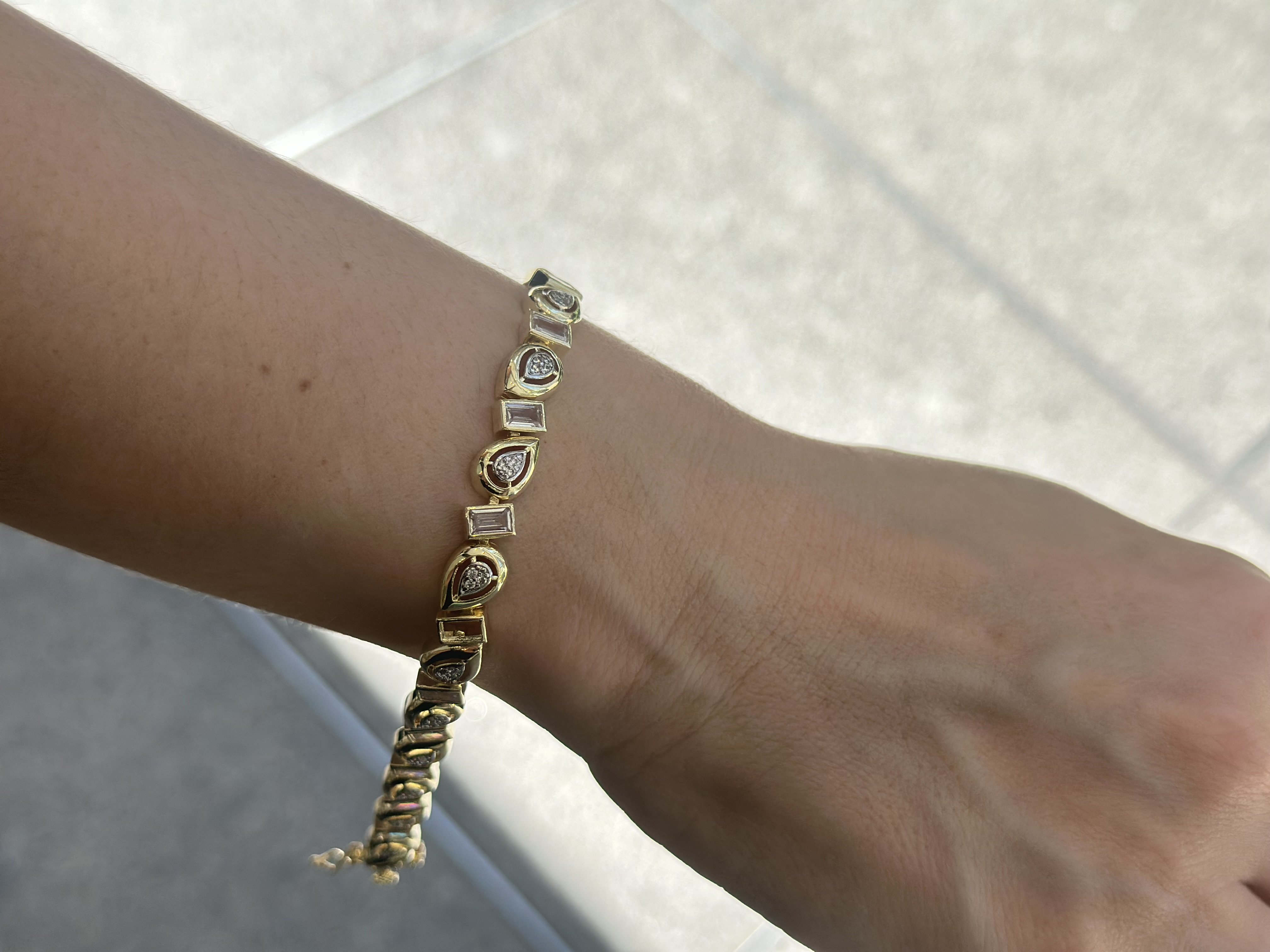 DAMLA DETAYLI TAŞLI BİLEKLİK