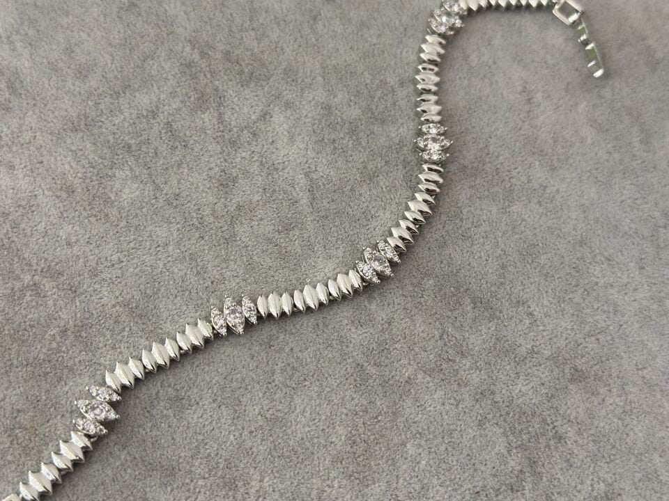 BAGET TAŞ DETAY SİLVER BİLEKLİK