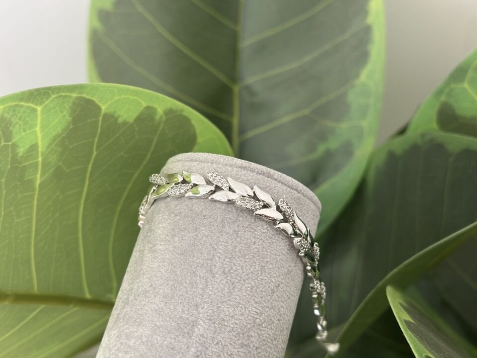 SİLVER VE TAŞ DETAYLI FLOWE BİLEKLİK