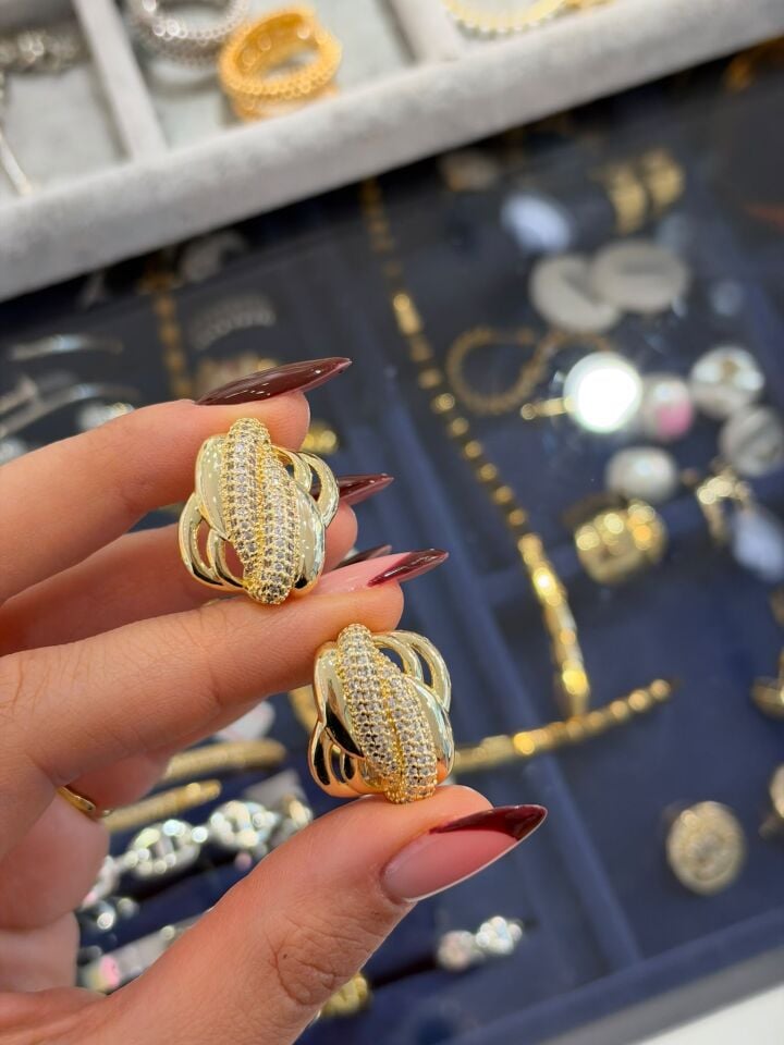 VOLUTE KÜPE