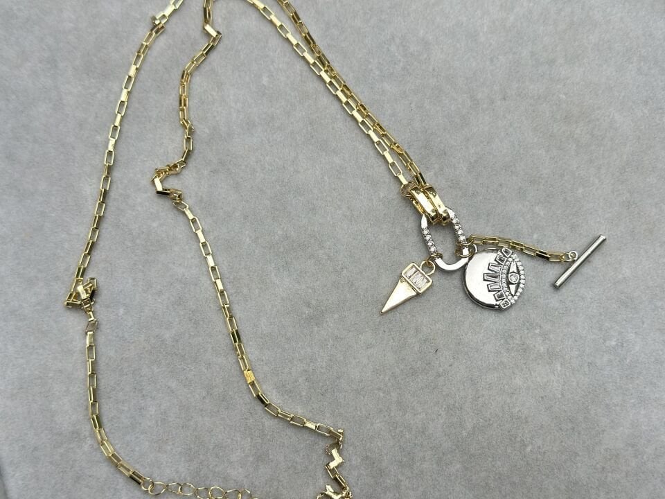 SALLANTI DETAYLI UZUN KOLYE