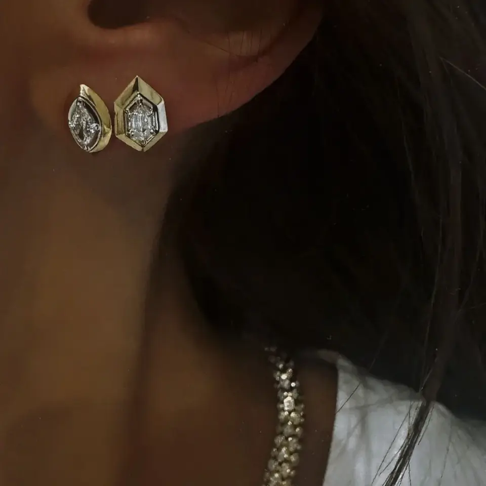 DAMLA TAŞ MİNİ KÜPE