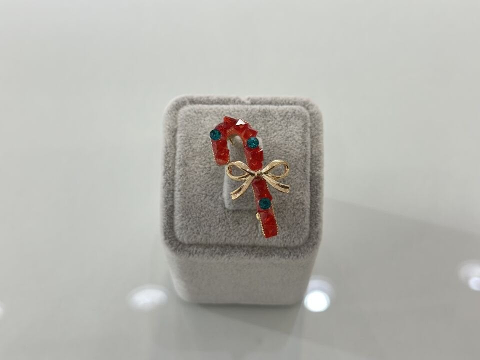 ŞEKER ÇUBUĞU YILBAŞI BROŞU