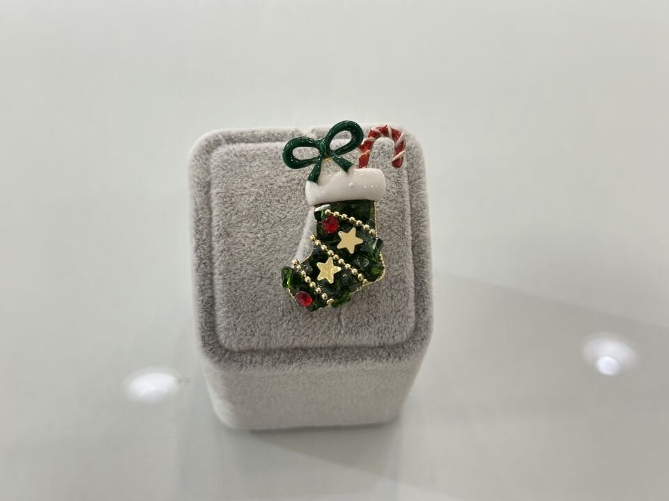 GREN YILBAŞI BROŞU