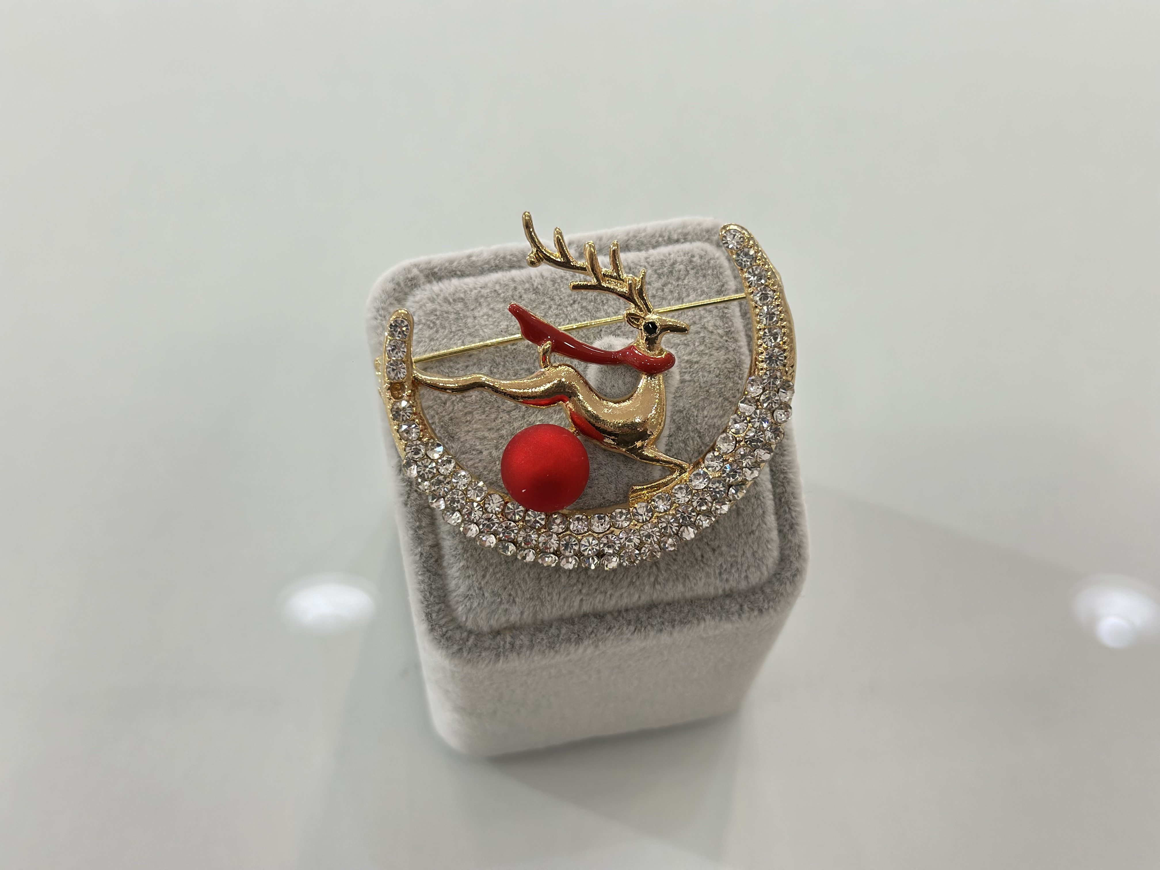 DEER YILBAŞI BROŞU