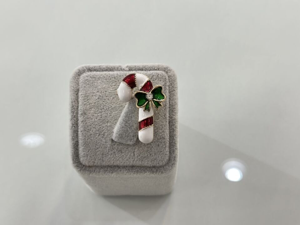 WHİTE CANDY YILBAŞI BROŞU