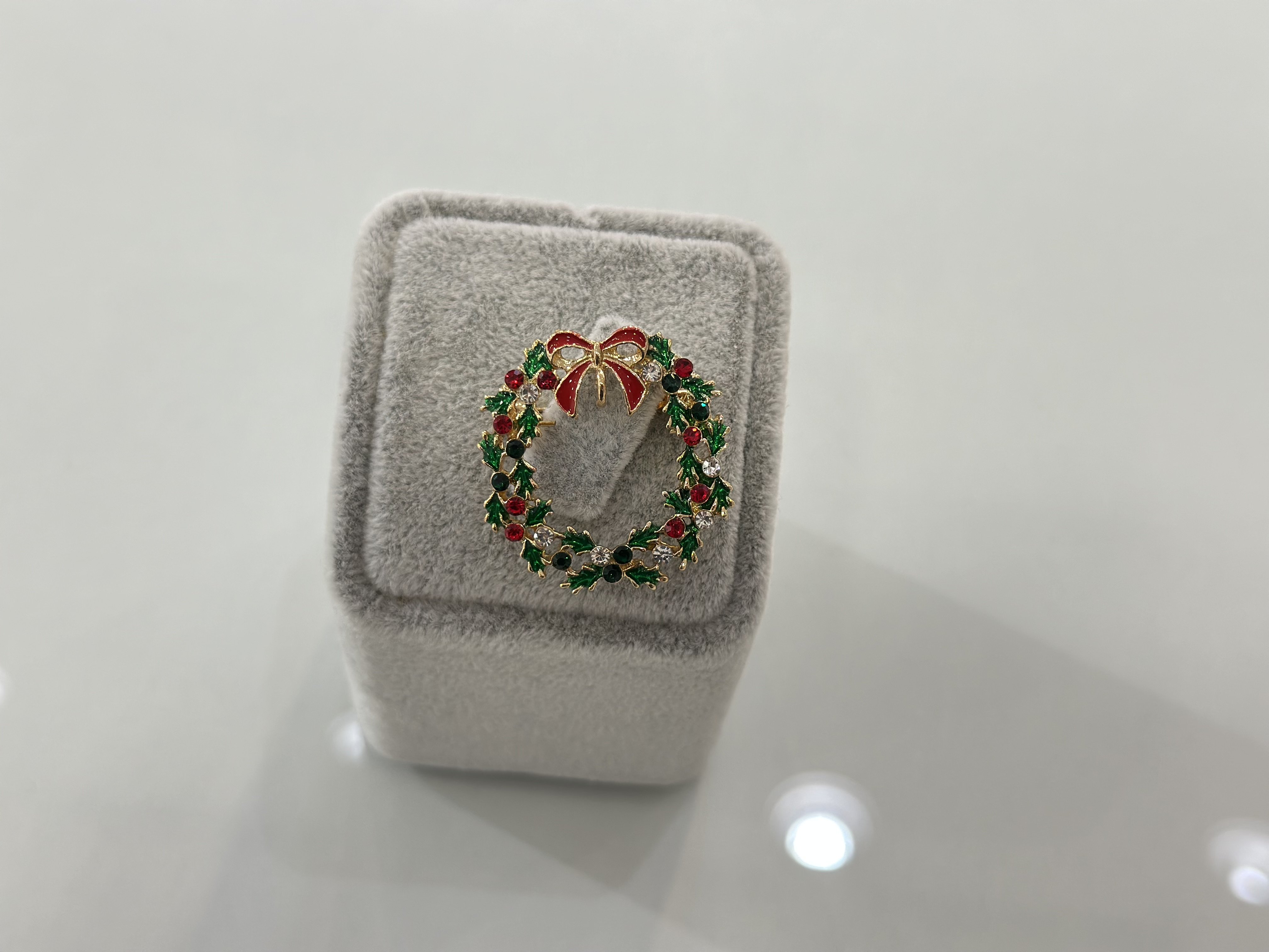 CİRCLE YILBAŞI BROŞU